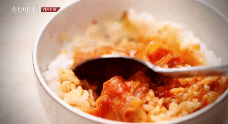 흰 쌀밥에 돼지고기 김치찌개.gif | 인스티즈