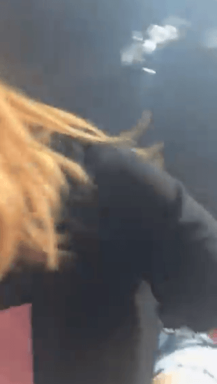 [아이즈원] 오늘자 대만콘서트에서 셀카 찍어주는 유진이.. | 인스티즈