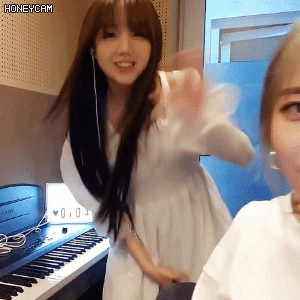 1년간 진행했던 방송 하차하면서 눈물흘리는 뮤직뱅크 mc | 인스티즈