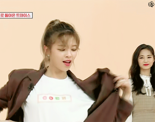 언니 승연이한테 쥐어터지고 멤버들에게 장난치는 윾장꾸 정연이 | 인스티즈