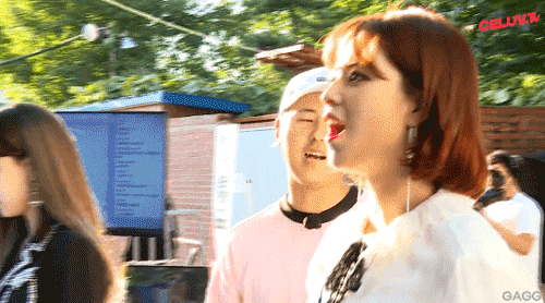 언니 승연이한테 쥐어터지고 멤버들에게 장난치는 윾장꾸 정연이 | 인스티즈