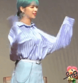 언니 승연이한테 쥐어터지고 멤버들에게 장난치는 윾장꾸 정연이 | 인스티즈