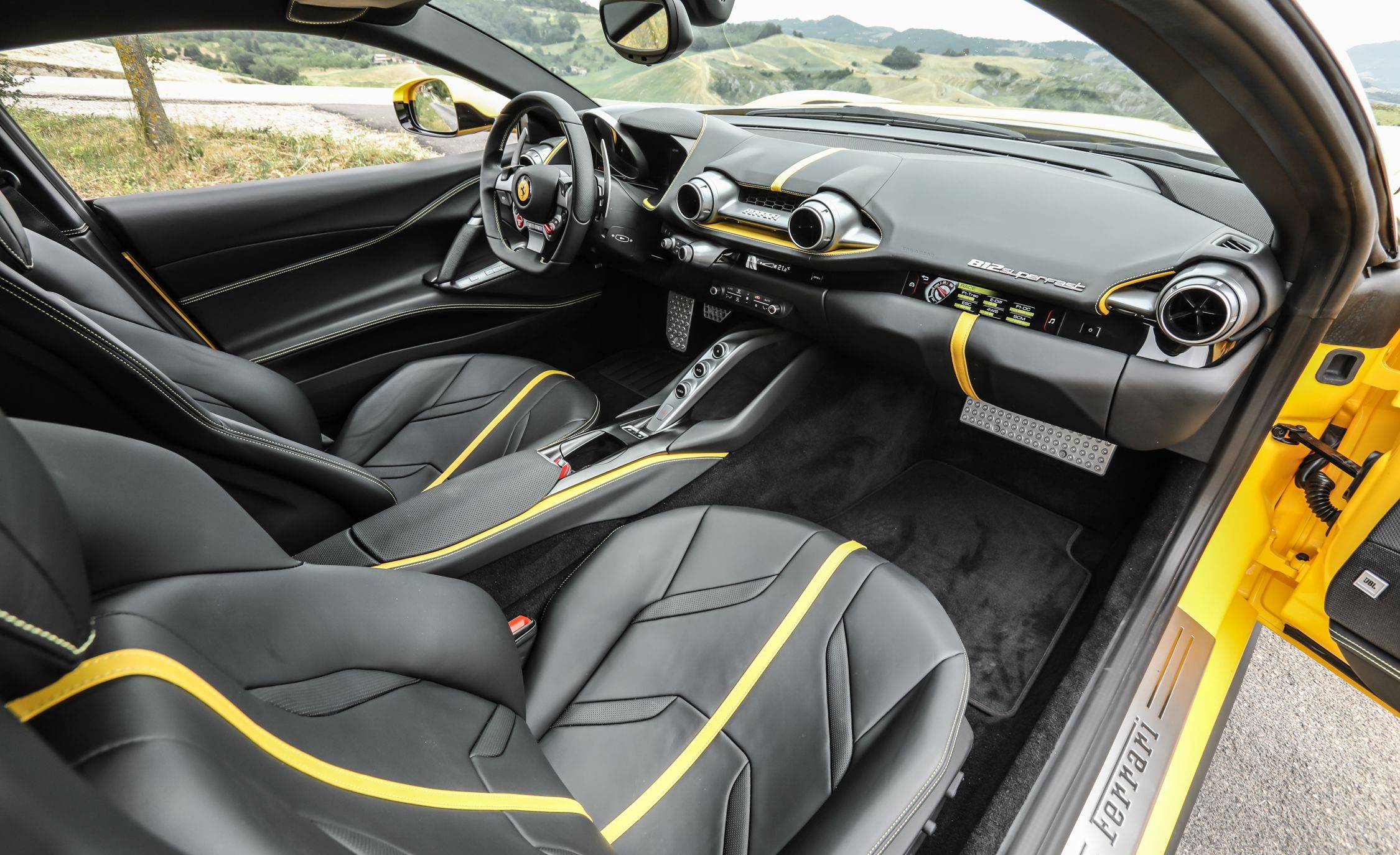 2018 페라리 812 슈퍼패스트 [데이터주의] | 인스티즈