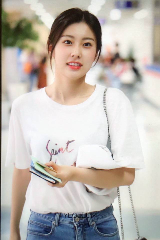 아이즈원) 음식을 기다리는 강혜원 | 인스티즈