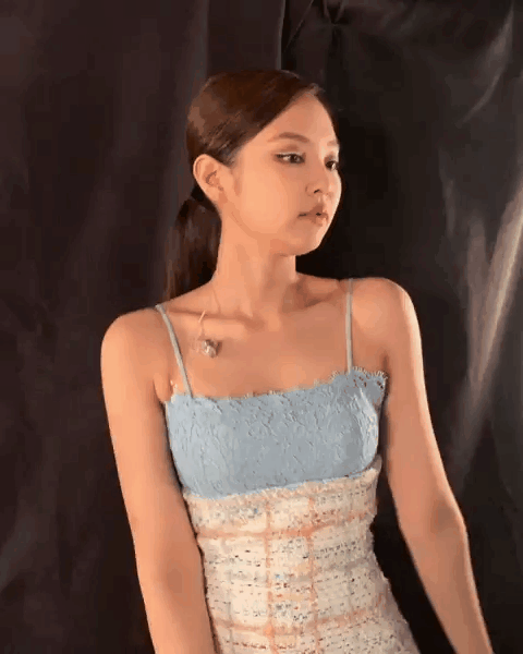 독보적 두상과 얼굴형의 장인 제니 | 인스티즈