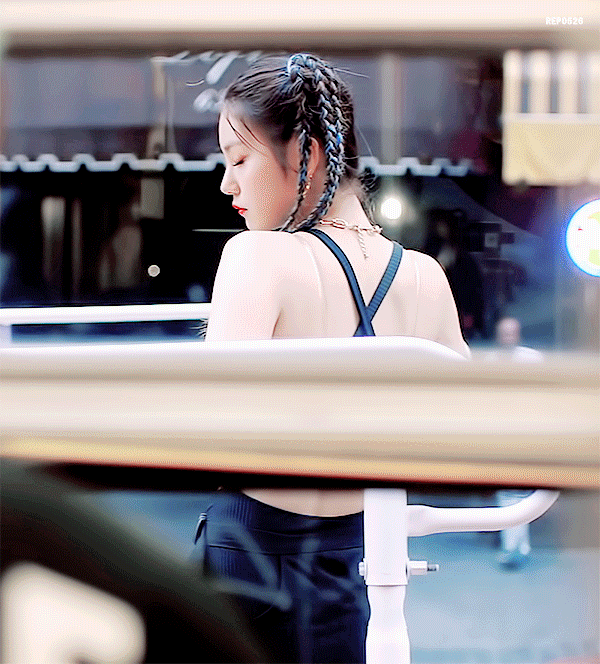 'ICY' 뮤비 예지+눕방.gif | 인스티즈