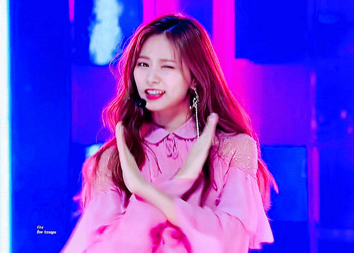 이쯔쯔하가 뭔지 보여준 지니어워즈 트와이스 쯔위.jpgif | 인스티즈