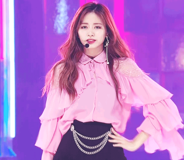 이쯔쯔하가 뭔지 보여준 지니어워즈 트와이스 쯔위.jpgif | 인스티즈