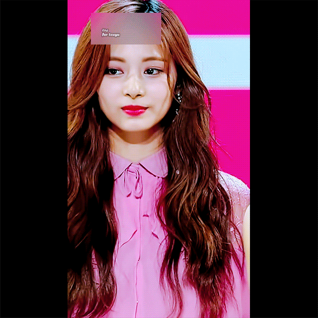 이쯔쯔하가 뭔지 보여준 지니어워즈 트와이스 쯔위.jpgif | 인스티즈