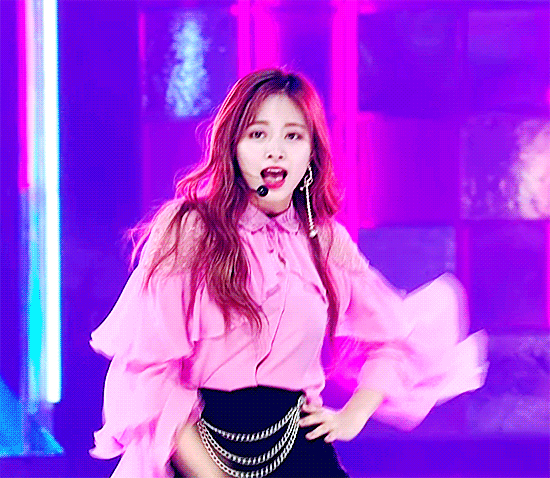 이쯔쯔하가 뭔지 보여준 지니어워즈 트와이스 쯔위.jpgif | 인스티즈