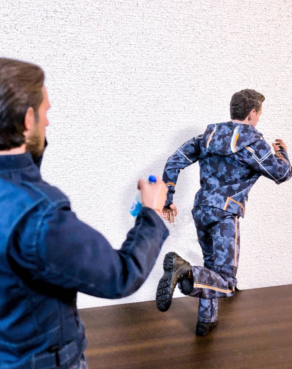 토니 스타크와 캡틴 아메리카의 병뚜껑 챌린지 | 인스티즈