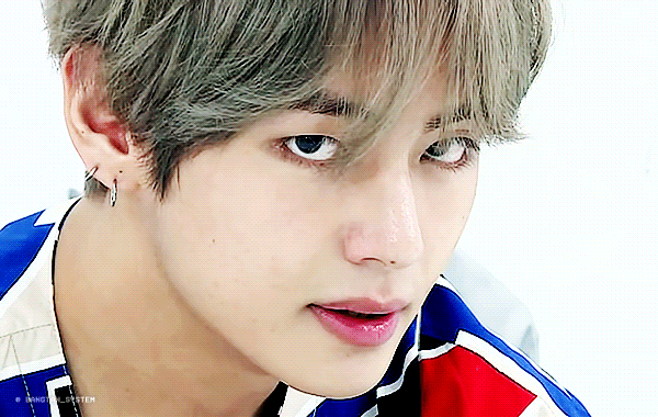 앞으로 근육 키울거라는 BTS 뷔 (Gif) | 인스티즈