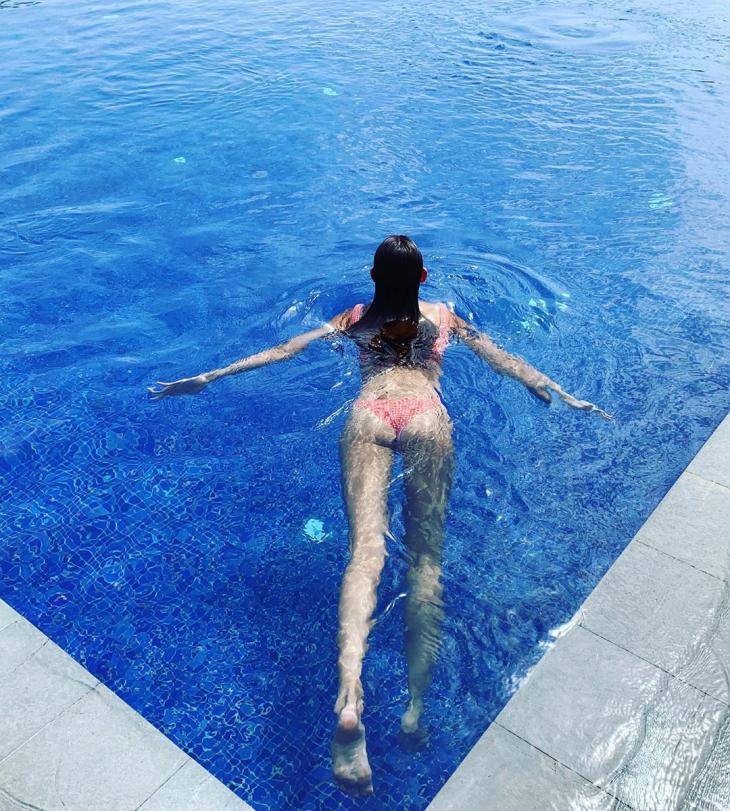 모델 한혜진, 노출 사진 불편? "그럼 보지 마세요”…인스타 댓글 일침 | 인스티즈