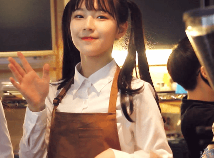 한때 별명이 '양갈래 머리 걔' 였던 아이돌 | 인스티즈