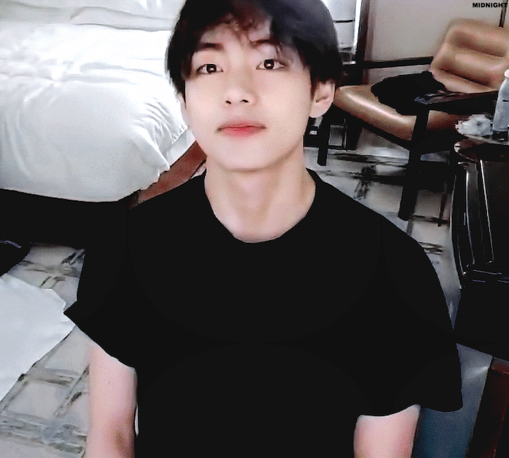 앞으로 근육 키울거라는 BTS 뷔 (Gif) | 인스티즈