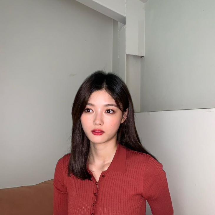 김유정, 숏단발→중단발…나이 21살 매일 리즈 갱신 중인 여배우 | 인스티즈