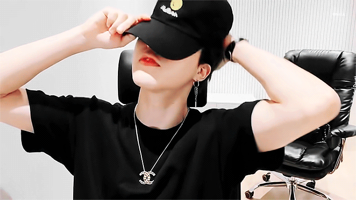 방탄소년단(BTS) 지민, 데뷔일 이후 첫 휴가 1일차 스케줄은 브이앱…'말하기도 입 아픈 근지너대' | 인스티즈