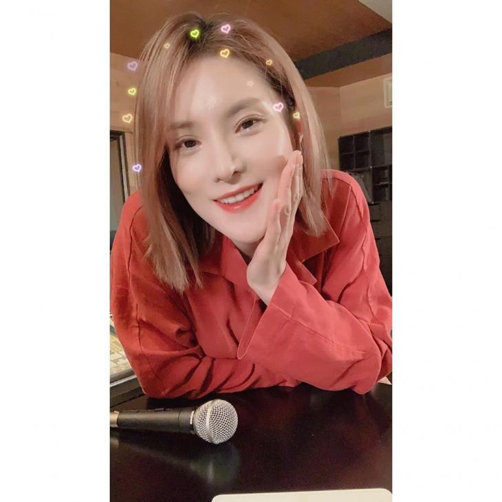 '조정석 ♥' 거미, 결혼 후 넘치는 사랑스러움…문소리 "최고다 갓거미” | 인스티즈