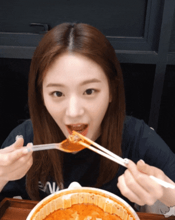 마라탕에 빠지면 어떻게 되는지를 보여주는 아이돌 | 인스티즈