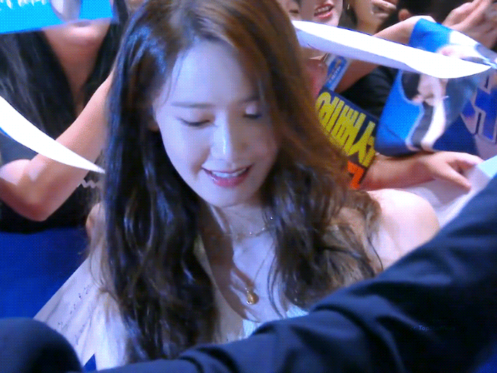 엑시트 땡큐 쇼케이스 짱예 윤아.gif (데이터주의) | 인스티즈