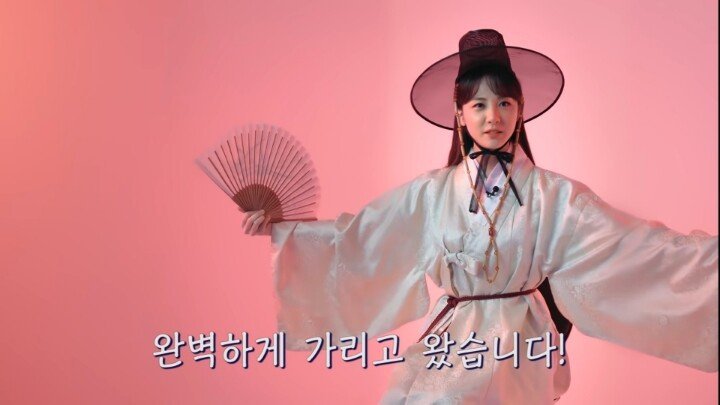 앉아있는데 왜 치마를 입냐고 욕먹은 롤챔스 김민아 아나운서.jpg | 인스티즈