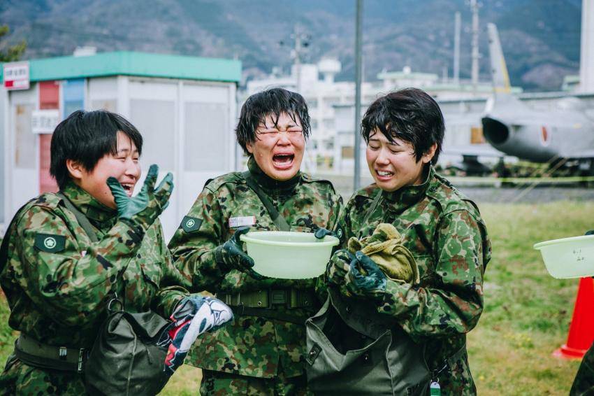 일본 자위대 여자 화생방 가스실습 | 인스티즈