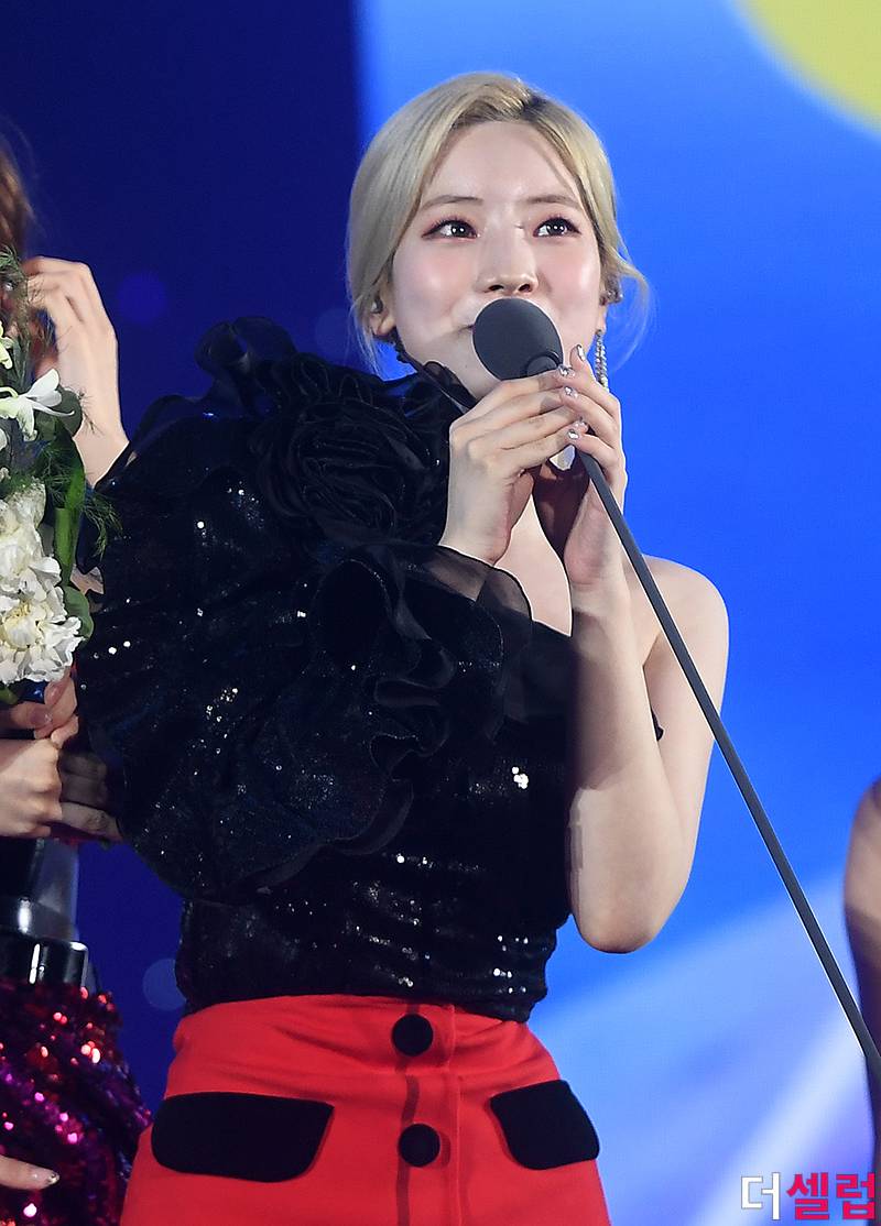 소리바다 어워즈에 참석한 트와이스 멤버들.jpg | 인스티즈