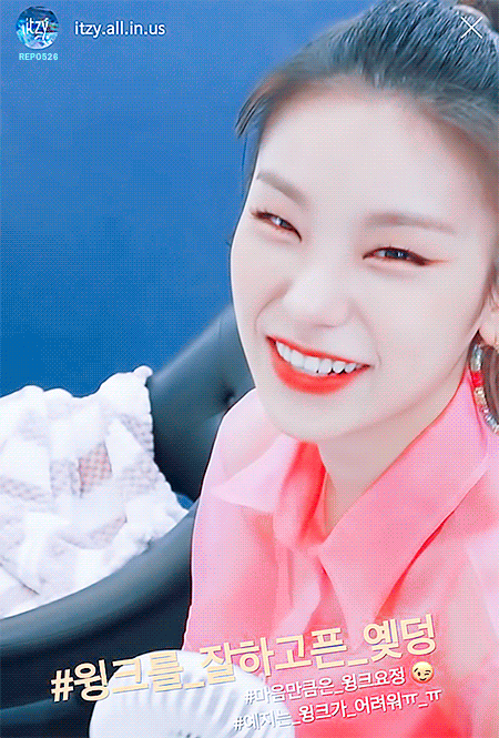 윙크 잘하고 싶은 예지.gif | 인스티즈