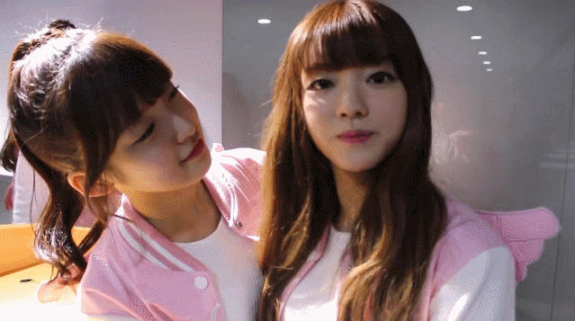 데뷔 초 오마이걸 아린.gif | 인스티즈