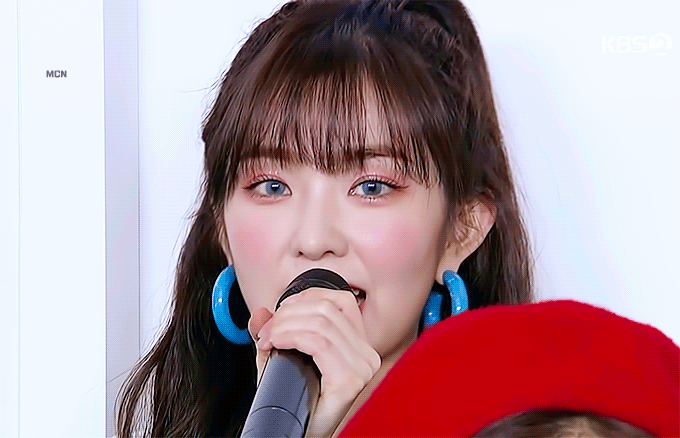 파란색 렌즈낀 오늘자 아이린 ㄷㄷㄷ.gif | 인스티즈