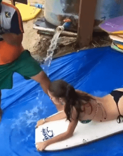 재미있는 워터슬라이딩.gif | 인스티즈