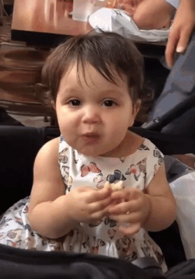 점점 나른해지는 아기.gif | 인스티즈