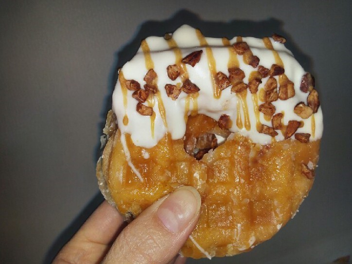 크리스피 크림 칼로리 대폭발 도넛..jpg | 인스티즈
