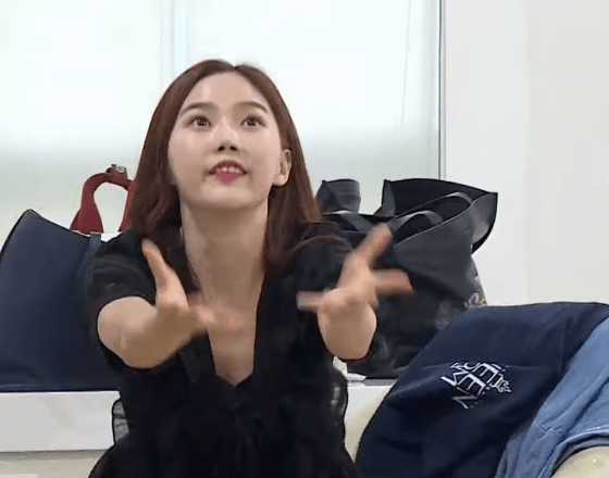 퀸덤 대기실 오마이걸.gif | 인스티즈