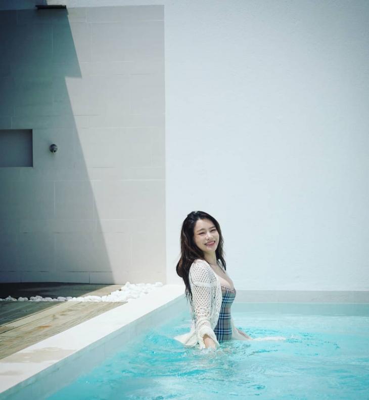 서유리, 가슴수술 필요없는 라인…'성형' 의혹에 "안병증 치료” | 인스티즈
