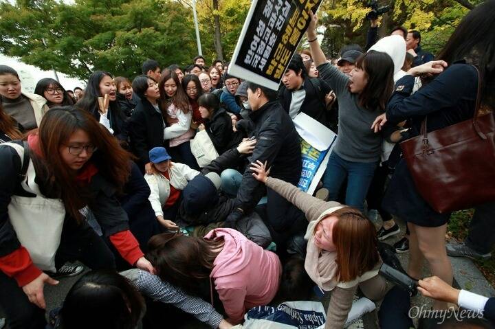 계엄령 선포된 이대.jpg | 인스티즈