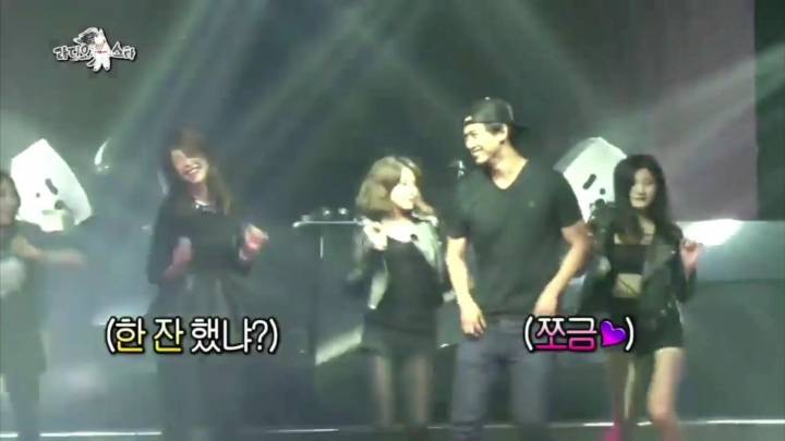 무대에 난입한 옥택연 얘기하는 백지영 | 인스티즈