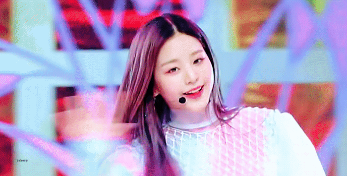 솜사탕 같았던 장원영 비올레타 의상 | 인스티즈