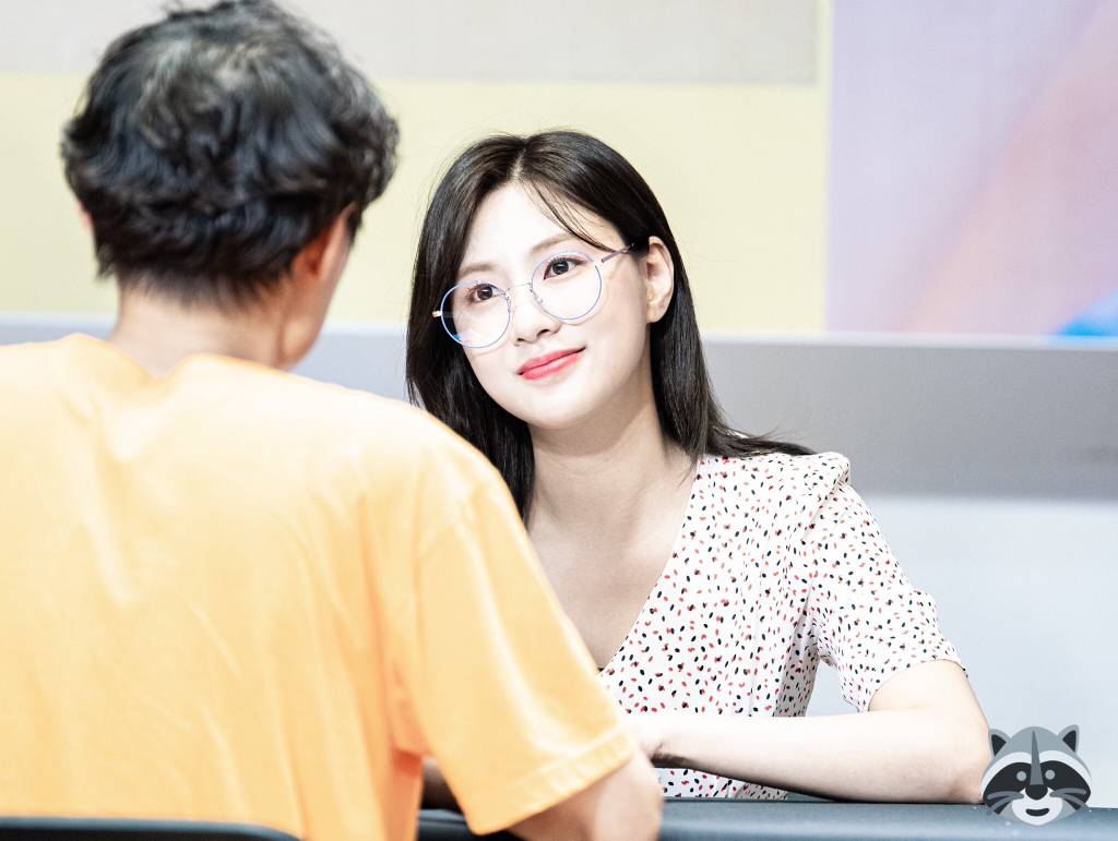 [에이핑크] 자몽 에이드 마셔서 하영이 | 인스티즈