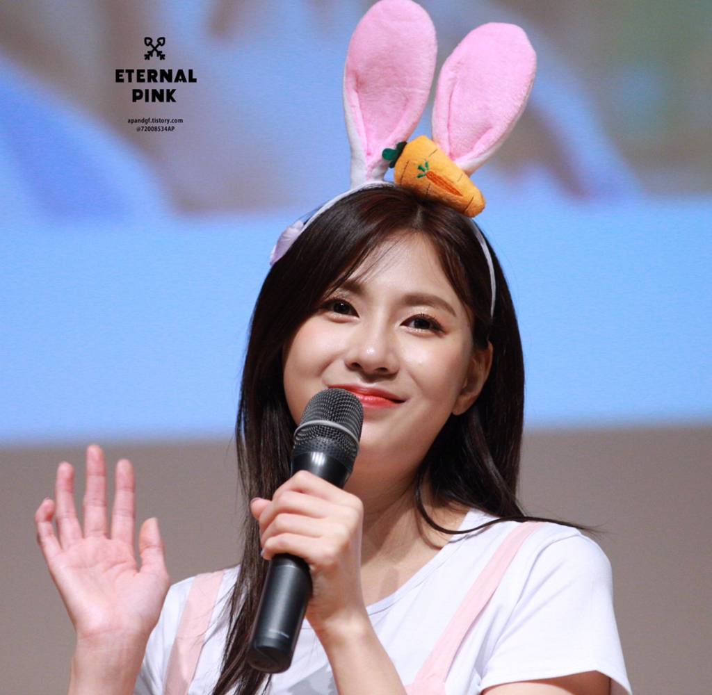 [에이핑크] 자몽 에이드 마셔서 하영이 | 인스티즈