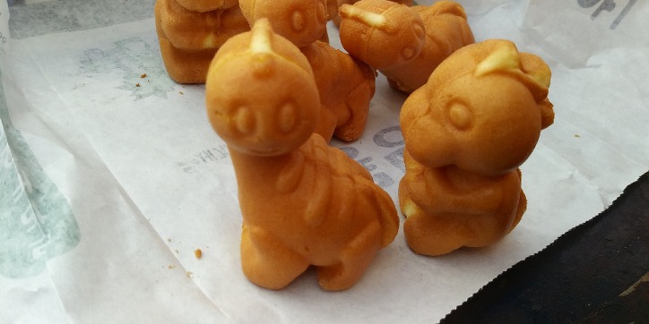 공룡 박물관에서 파는 빵..jpg | 인스티즈