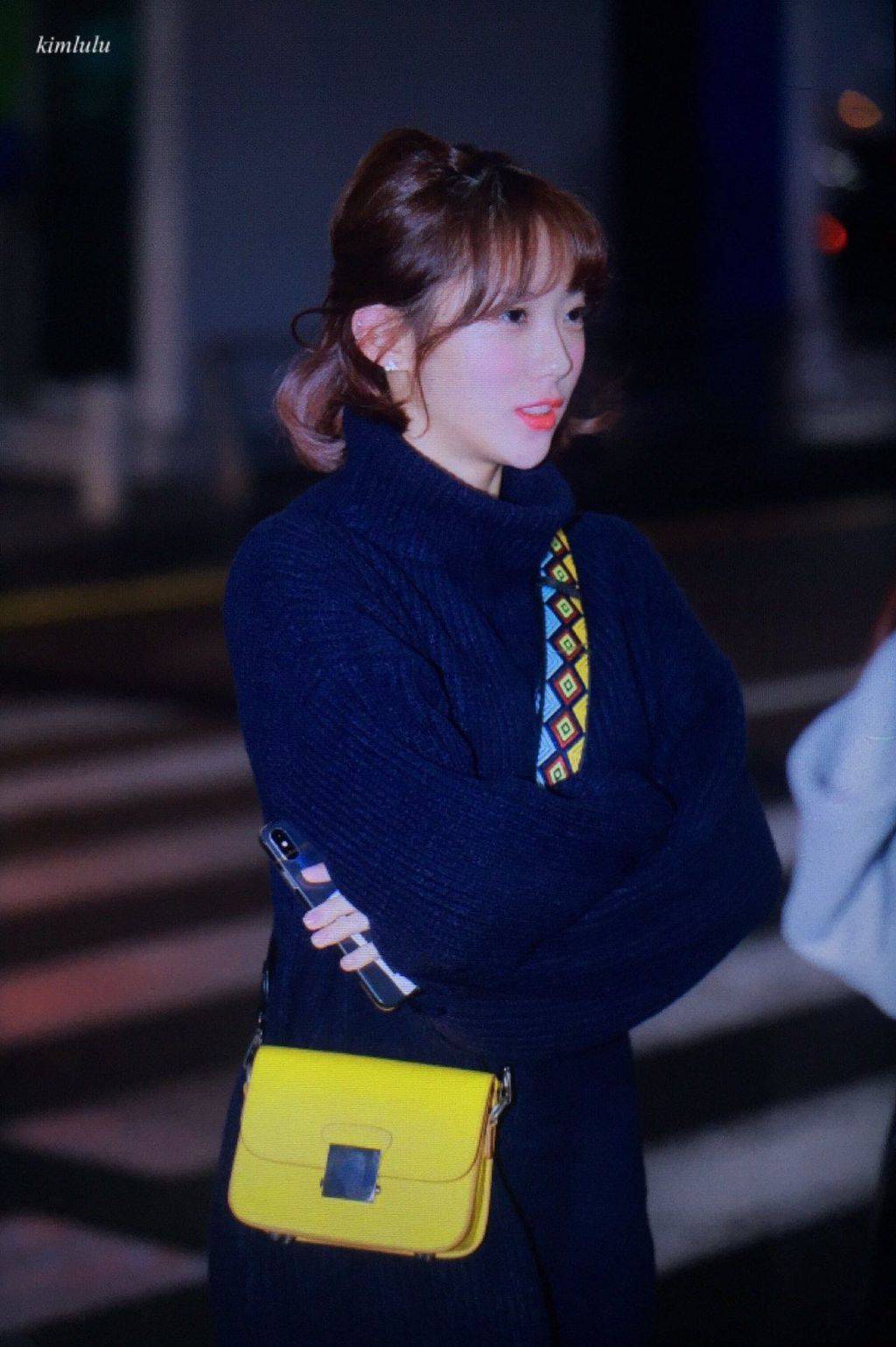 출국하는데 에어팟 케이스만 들고온 아이돌 ㅋㅋㅋㅋㅋ.jpg | 인스티즈