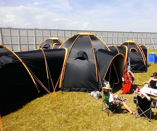 텐트끼리 연결해서 집처럼 만들기.jpg | 인스티즈