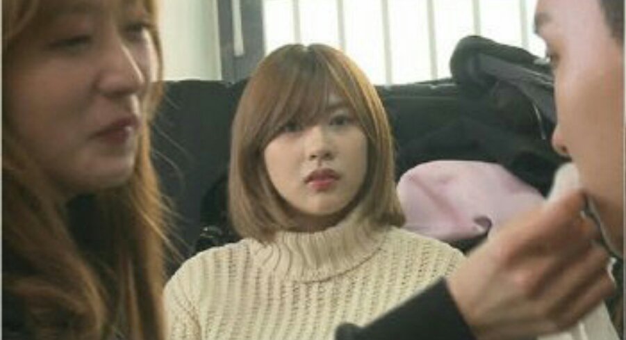 [에이핑크] 언니의 비지니스를 보는 막내의 표정 | 인스티즈