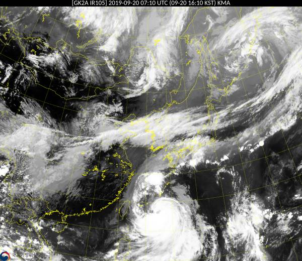 현재 17호 태풍 타파 위치.jpg(수십시간째 오키나와 밑에 위치하면서 힘을 키우는 중) | 인스티즈
