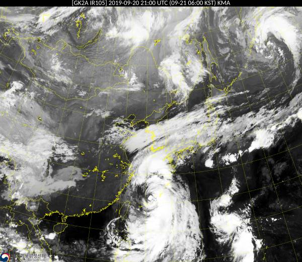 9.21 오전6시 기준 17호 태풍 타파 위치&amp;한반도 상공.jpg | 인스티즈