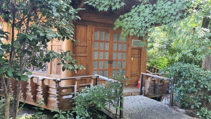 부산 데이트코스 고즈넉한 분위기의 정원이 있는 한정식집 | 인스티즈