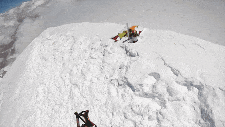 K2 정상에서 스키타고 내려온 남자 | 인스티즈