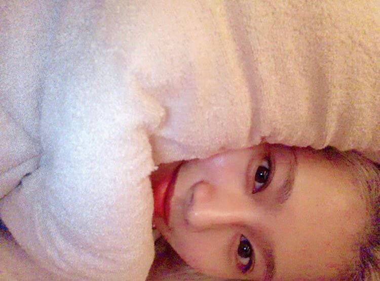 에어팟끼고 잔날 아침에 일어난 내모습 | 인스티즈