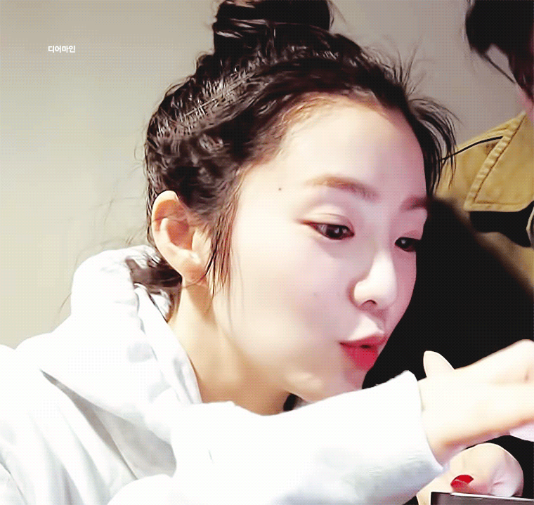 아이패드 게임에 엄청 집중한 레드벨벳 ㅋㅋㅋ.gif | 인스티즈